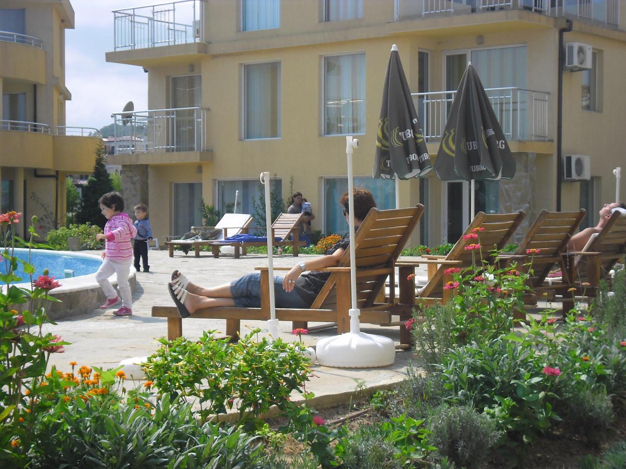 Mappy Holidays Aparthotel Созополь Экстерьер фото